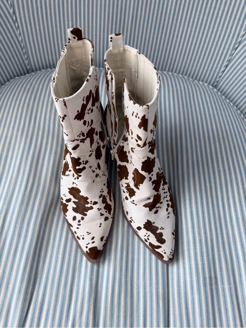 Cowhide Print Western Ankle Boots - White/Brown